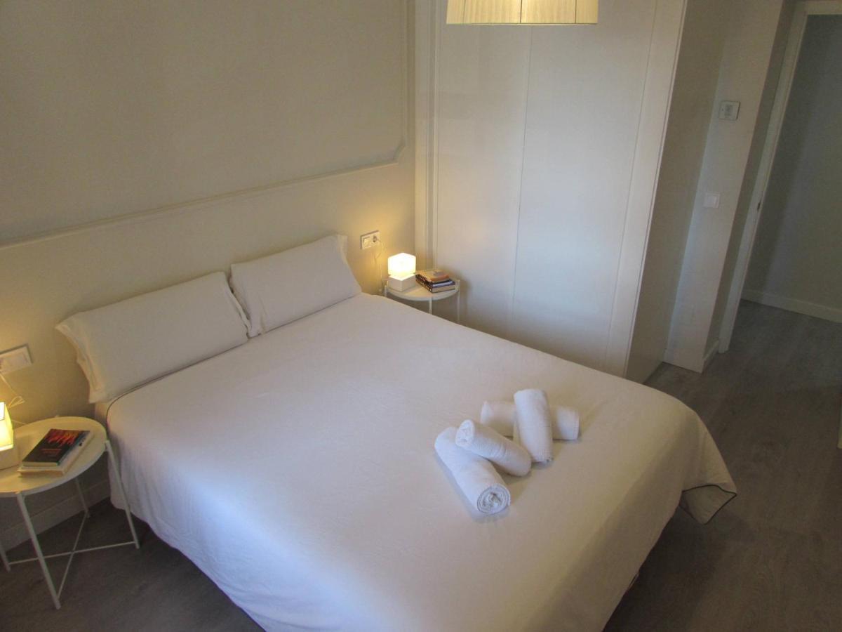 מאלגה Apartamento A 50 Metros De La Playa Malagueta Con Vistas Al Mar מראה חיצוני תמונה