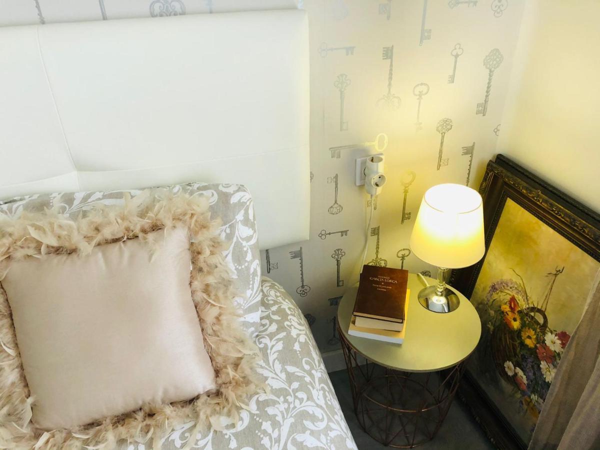 מאלגה Apartamento A 50 Metros De La Playa Malagueta Con Vistas Al Mar מראה חיצוני תמונה